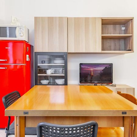 Lomellina Comfy Apartment Milan Bagian luar foto